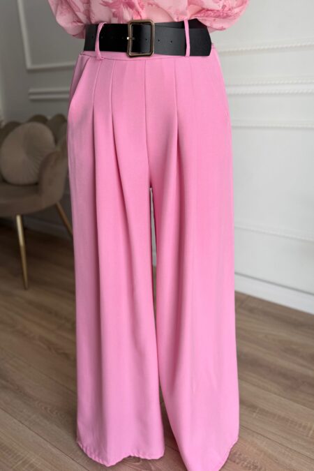 Παντελόνα με ζώνη σε φαρδιά γραμμή