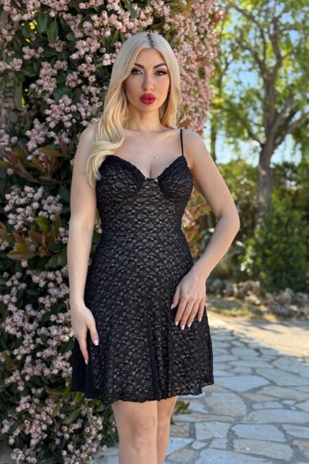 Μίνι δαντελένιο φόρεμα με caps σε χρώματα