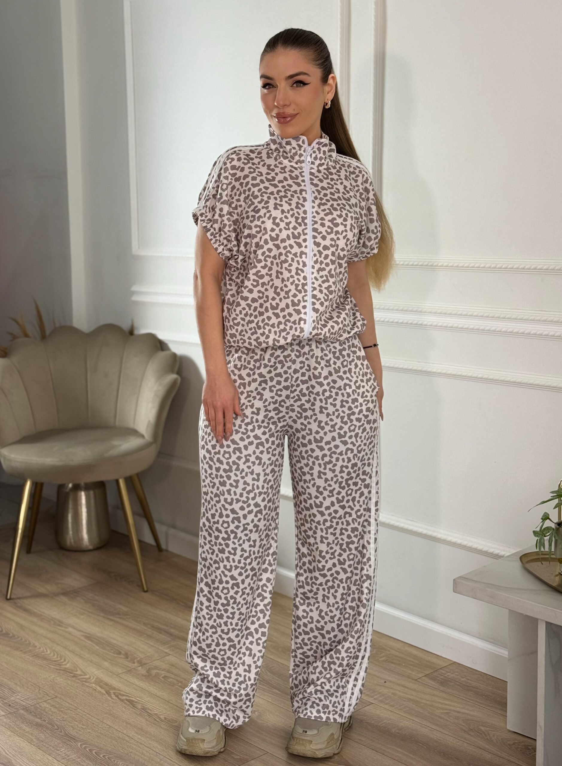 0E405497-03C4-4472-BC8E-0549D8EB2BE8