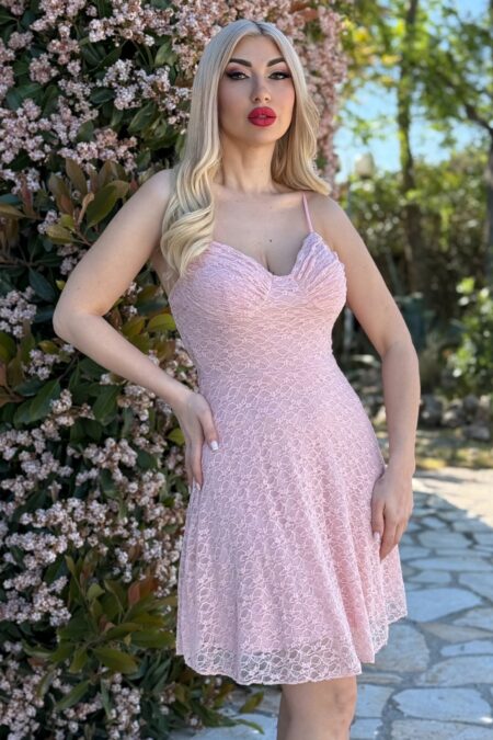 Μίνι δαντελένιο φόρεμα με caps σε χρώματα