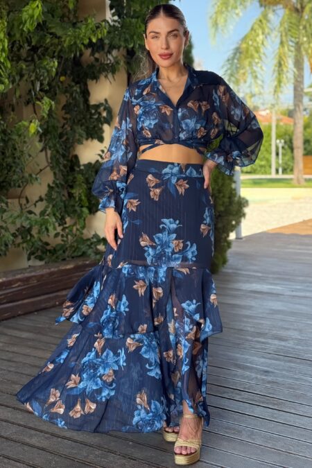 Floral σετ cropped top με δέσιμο και μάξι φούστα με άνοιγμα μπροστά